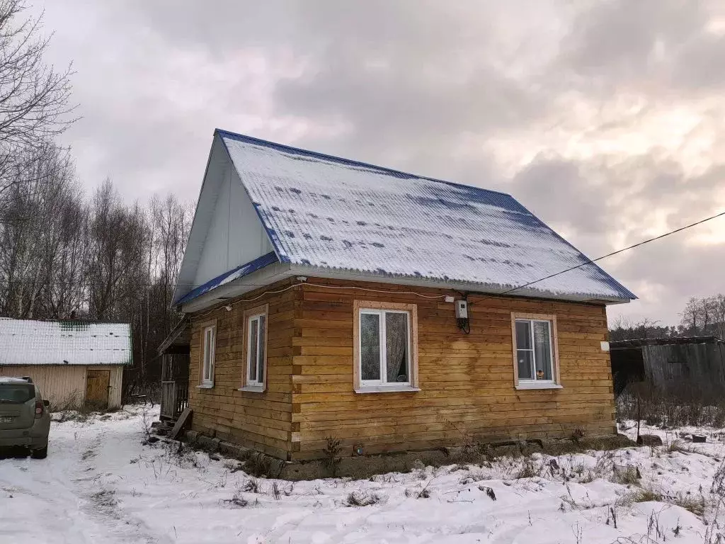 Дом в Марий Эл, Юрино городское поселение, Юрино пгт ул. Карла Маркса, ... - Фото 1