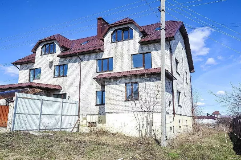 Дом в Воронежская область, с. Семилуки ул. Молодежная, 2 (378 м) - Фото 0