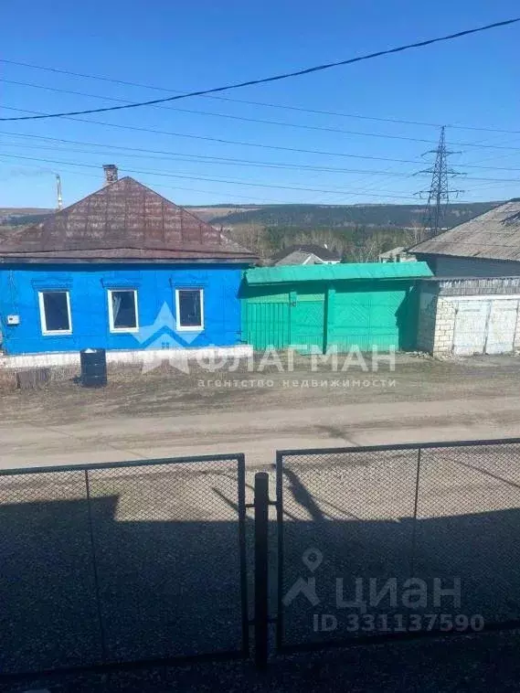 Дом в Иркутская область, Свирск ул. Мичурина, 24 (82 м) - Фото 1