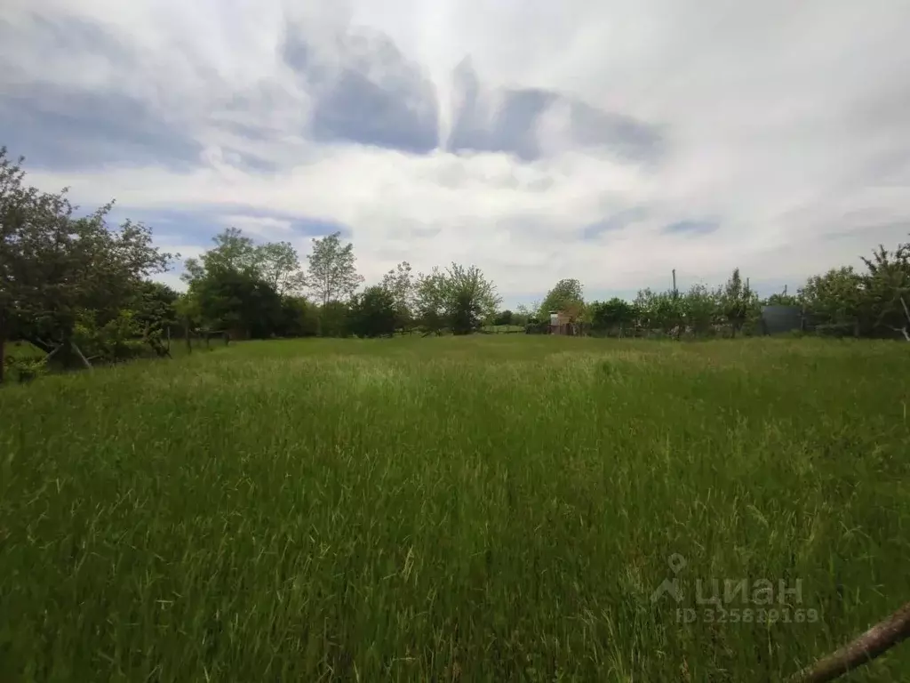 Участок в Адыгея, Тахтамукайский район, Старобжегокай аул ул. Дружбы, ... - Фото 1