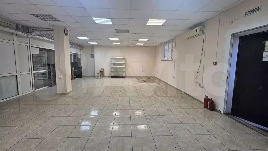 Торгово-офисное с ремонтом 71,5 кв.м - Фото 0
