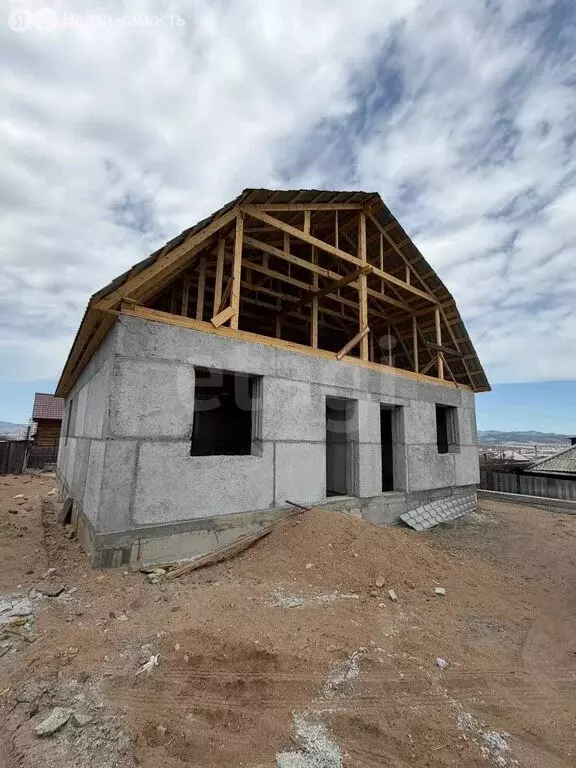 Дом в Улан-Удэ, микрорайон Новая Комушка, Барнаульская улица (140 м) - Фото 1