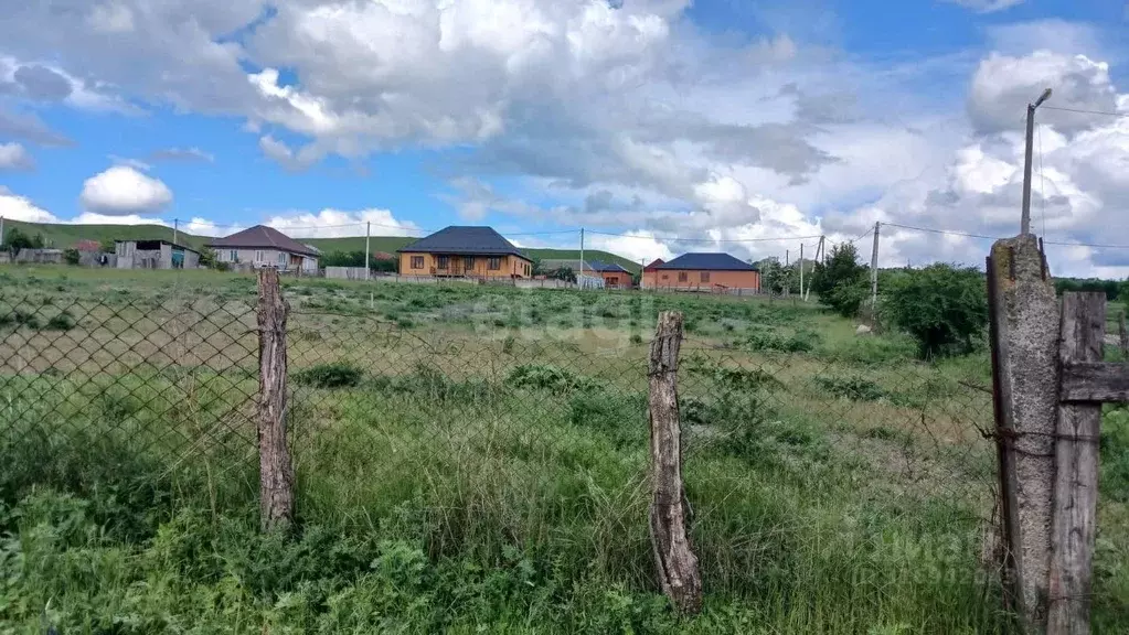 Участок в Ингушетия, Назрановский район, с. Экажево Ингушская ул. ... - Фото 1