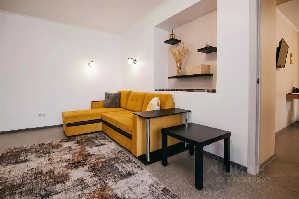 1-к кв. Хабаровский край, Хабаровск Амурский бул., 13 (47.0 м) - Фото 2