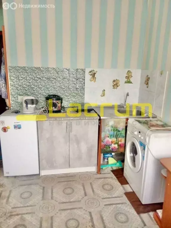 Квартира-студия: Красноярск, улица Партизана Железняка, 16А (15 м) - Фото 1
