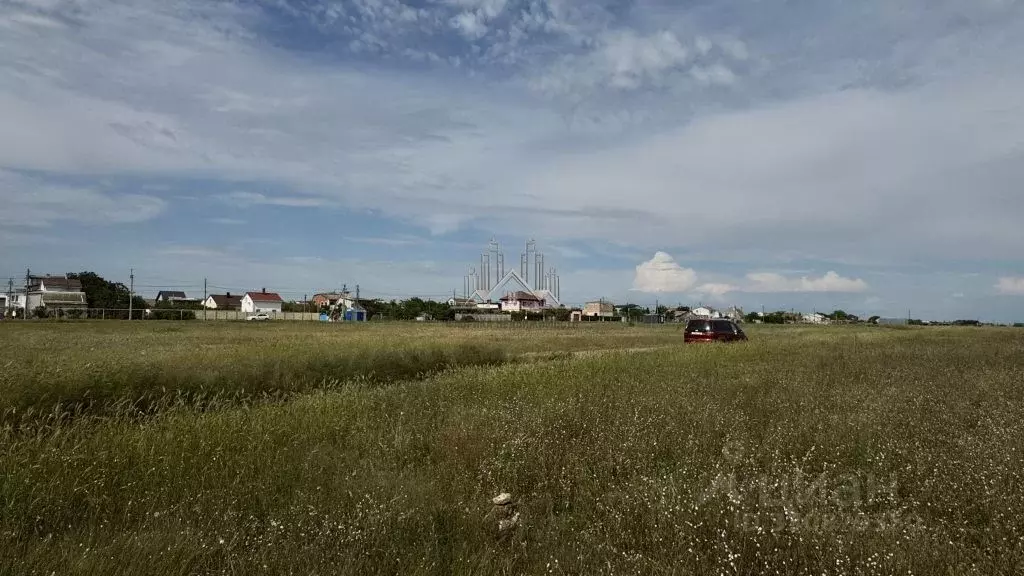 Участок в Крым, Сакский район, с. Суворовское ул. Суворовская (12.0 ... - Фото 1