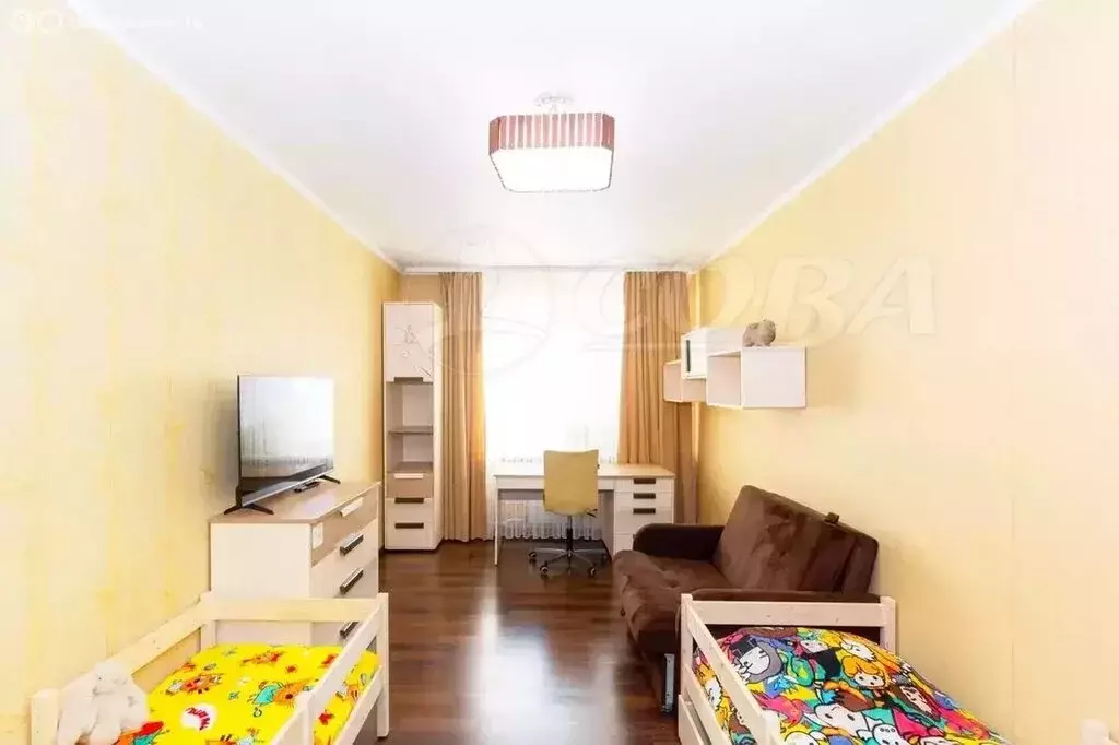 3-комнатная квартира: Тюмень, Волгоградская улица, 67 (65.5 м) - Фото 1