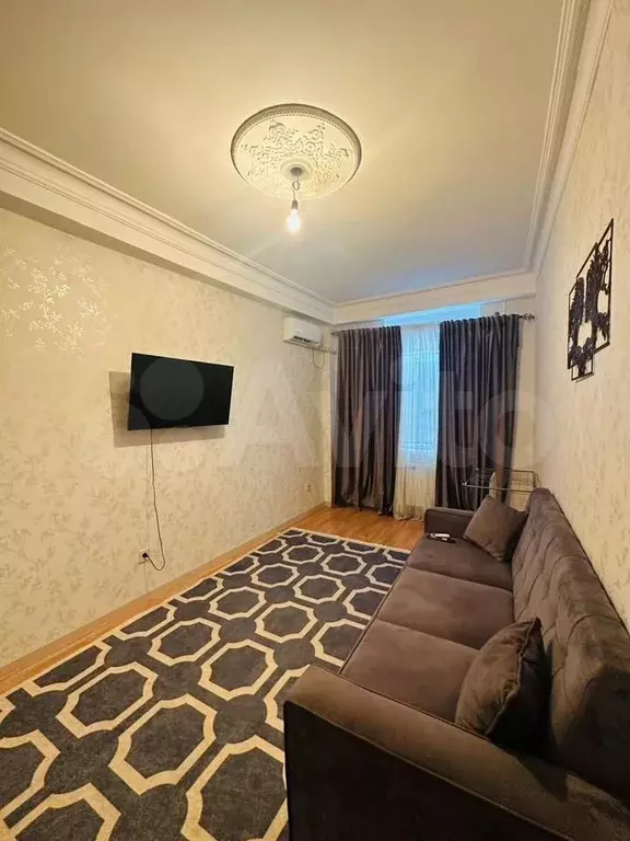 1-к. квартира, 45 м, 1/10 эт. - Фото 1