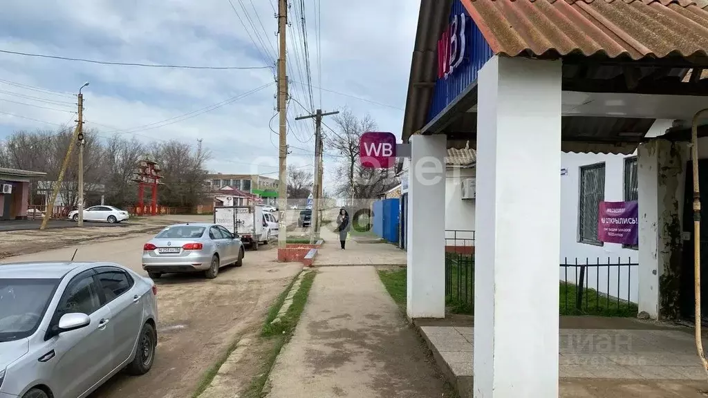 Помещение свободного назначения в Калмыкия, пос. Ики-Бурул ул. ... - Фото 1