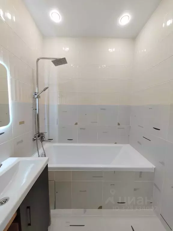 2-к кв. Московская область, Красногорск Опалиха мкр, ул. Пришвина, 5 ... - Фото 1