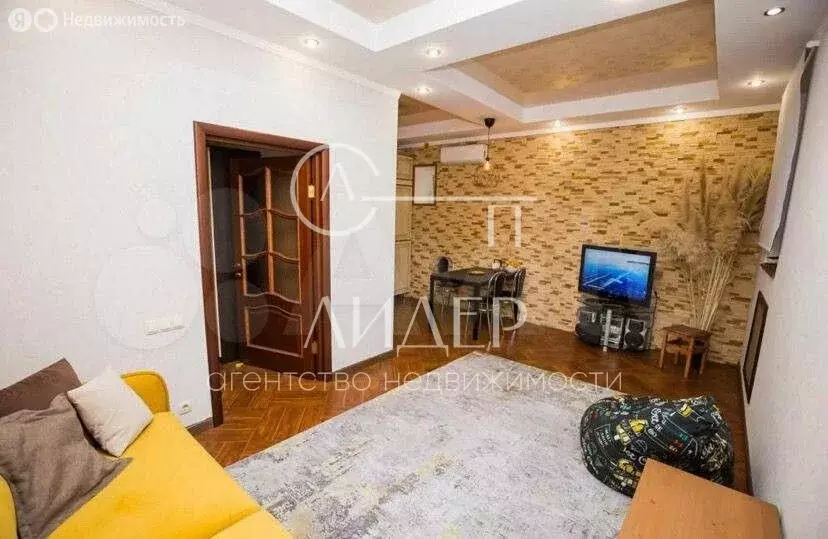 3-комнатная квартира: Сочи, микрорайон Приморье, улица Есауленко, 10 ... - Фото 1