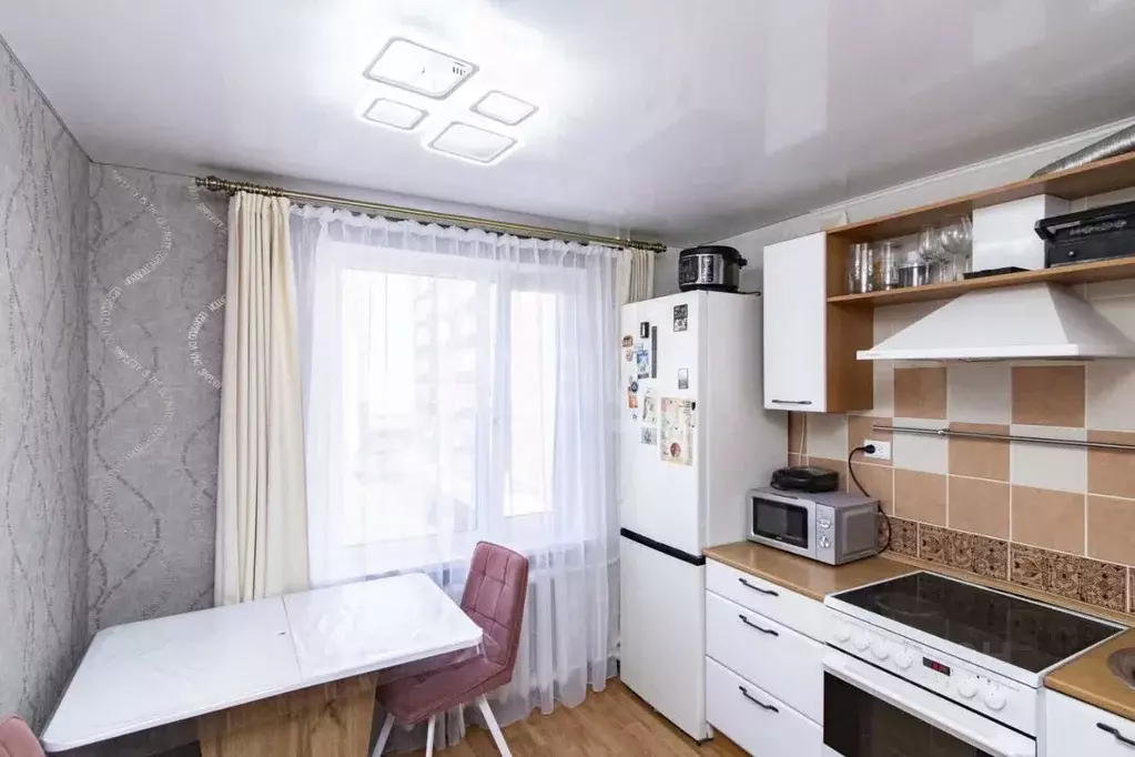 2-к кв. Тюменская область, Тюмень ул. Салтыкова-Щедрина, 59 (50.5 м) - Фото 1