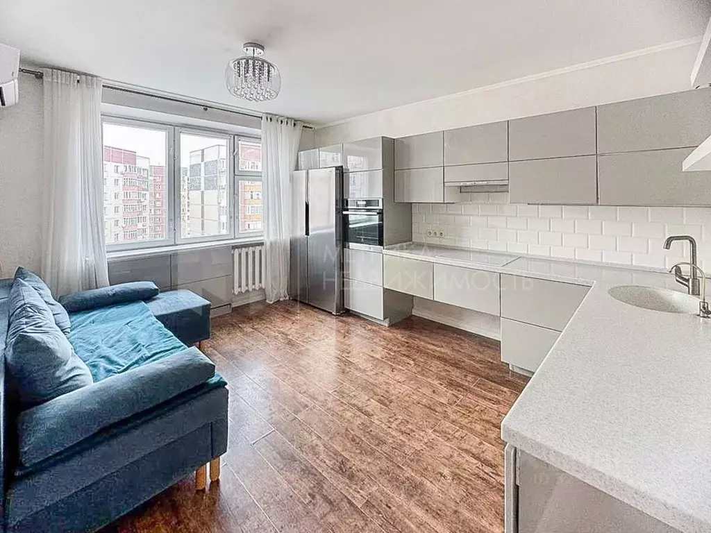 2-к кв. Тюменская область, Тюмень ул. Пермякова, 84к2 (72.5 м) - Фото 1