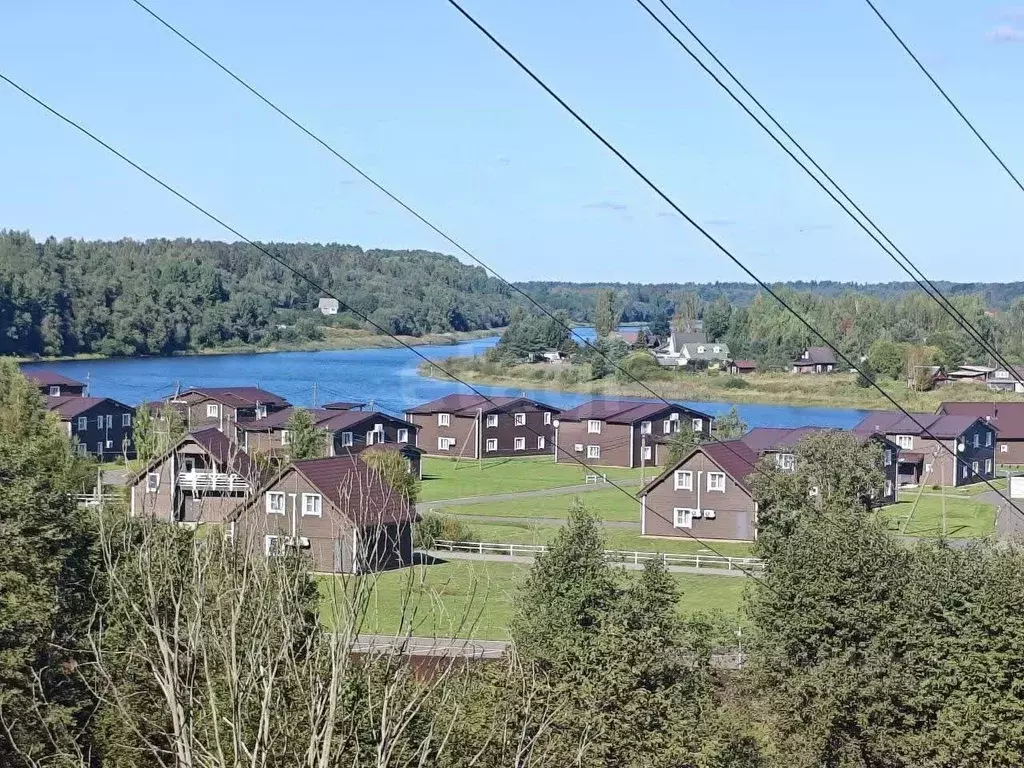 Дом в Ленинградская область, Волховский район, Колчановское с/пос, д. ... - Фото 1