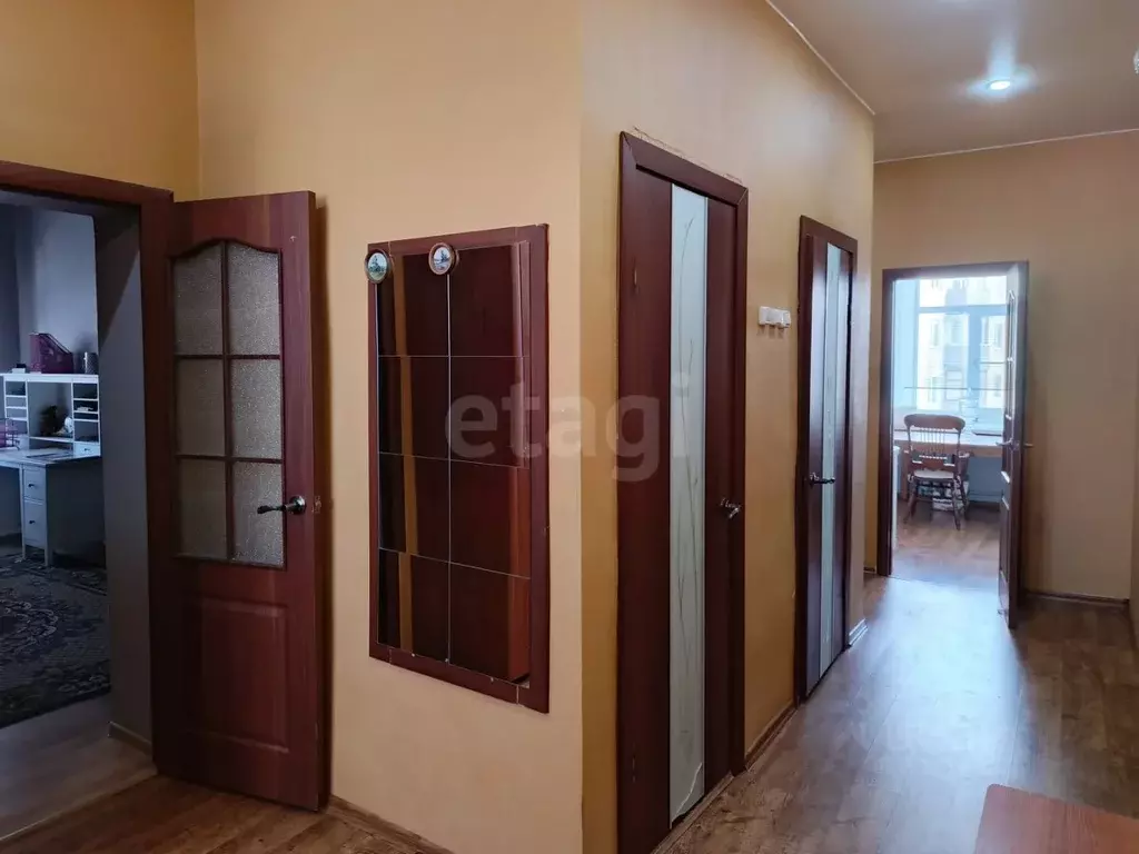 4-к кв. Псковская область, Остров ул. Освобождения, 4 (93.4 м) - Фото 1