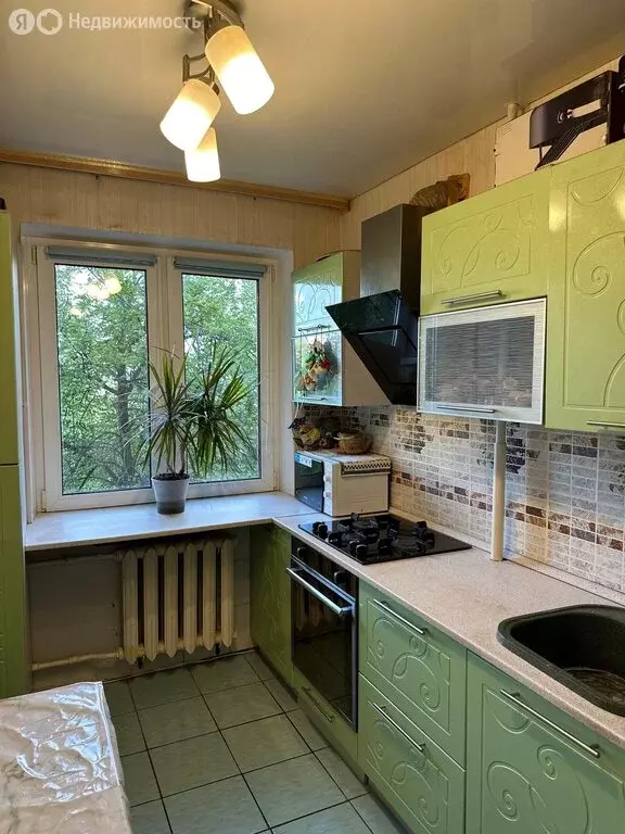 3-комнатная квартира: Саратов, Шелковичная улица, 208 (59 м) - Фото 1