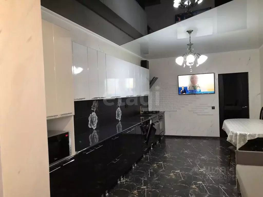 2-к кв. Северная Осетия, Владикавказ ул. Генерала Дзусова, 6В (79.3 м) - Фото 1