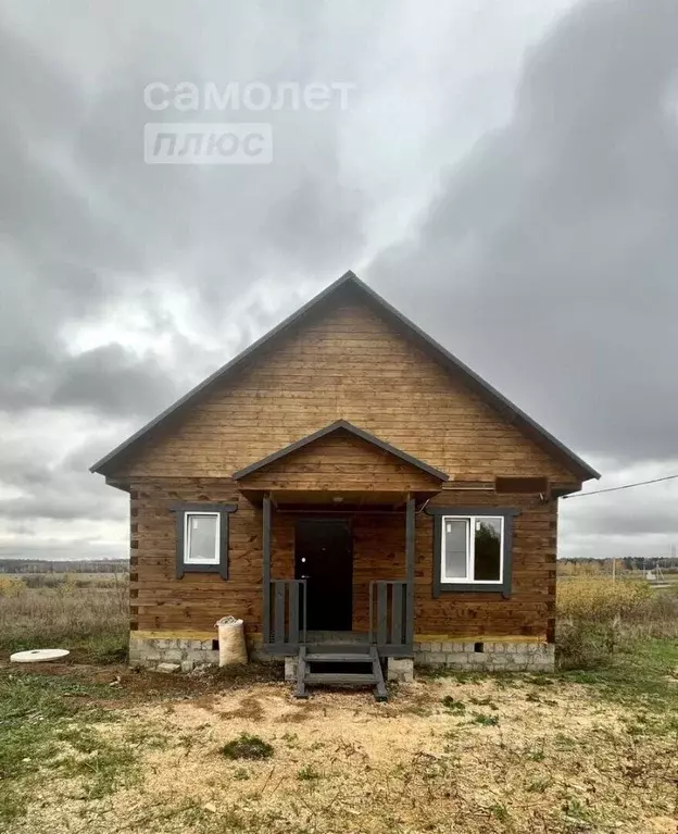 Дом в Башкортостан, Иглинский сельсовет, с. Иглино  (150 м) - Фото 1