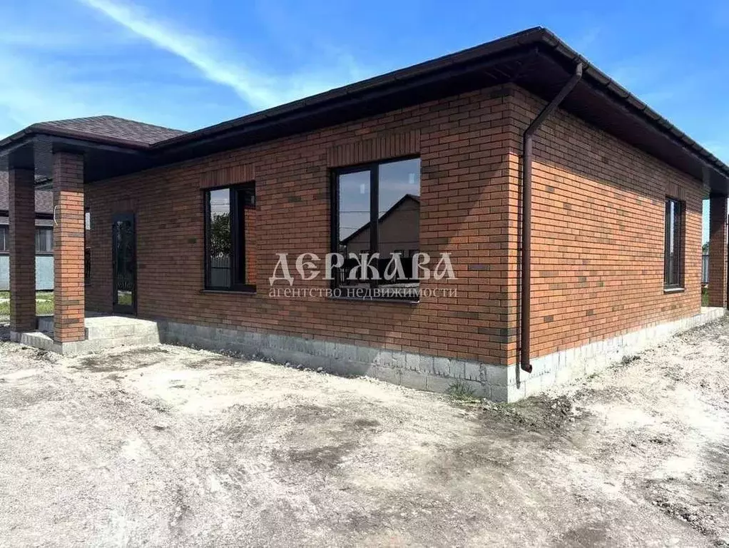 Коттедж в Белгородская область, Старооскольский городской округ, с. ... - Фото 1