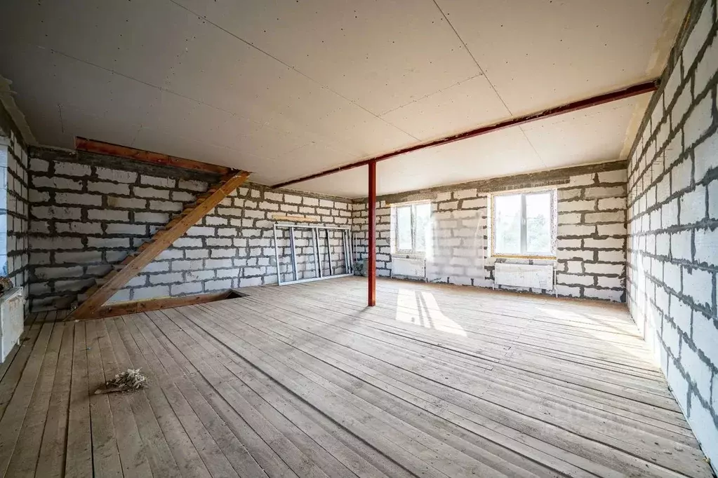 3-к кв. Ленинградская область, Кириши ул. Нефтехимиков, 102/9 (100.0 ... - Фото 1