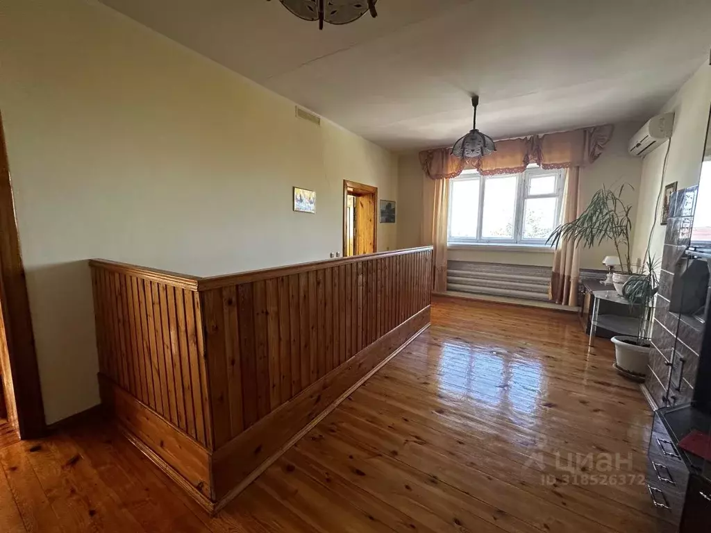 Дом в Оренбургская область, Новотроицк городской округ, с. Хабарное ... - Фото 1