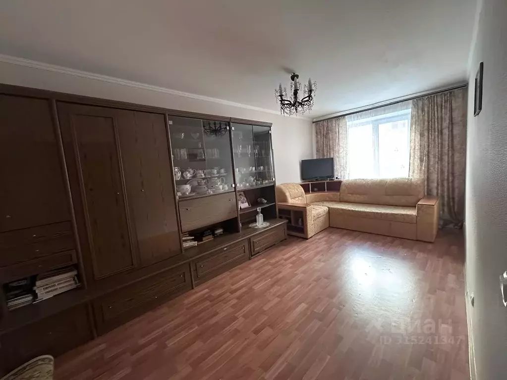 3-к кв. Калужская область, Калуга ул. Братьев Луканиных, 3 (70.0 м) - Фото 0