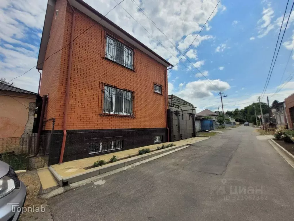 Дом в Кабардино-Балкария, Нальчик ул. Михаила Яхогоева, 9 (200 м) - Фото 2