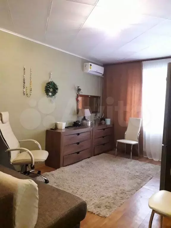 Комната 42 м в 5-к., 6/9 эт. - Фото 0
