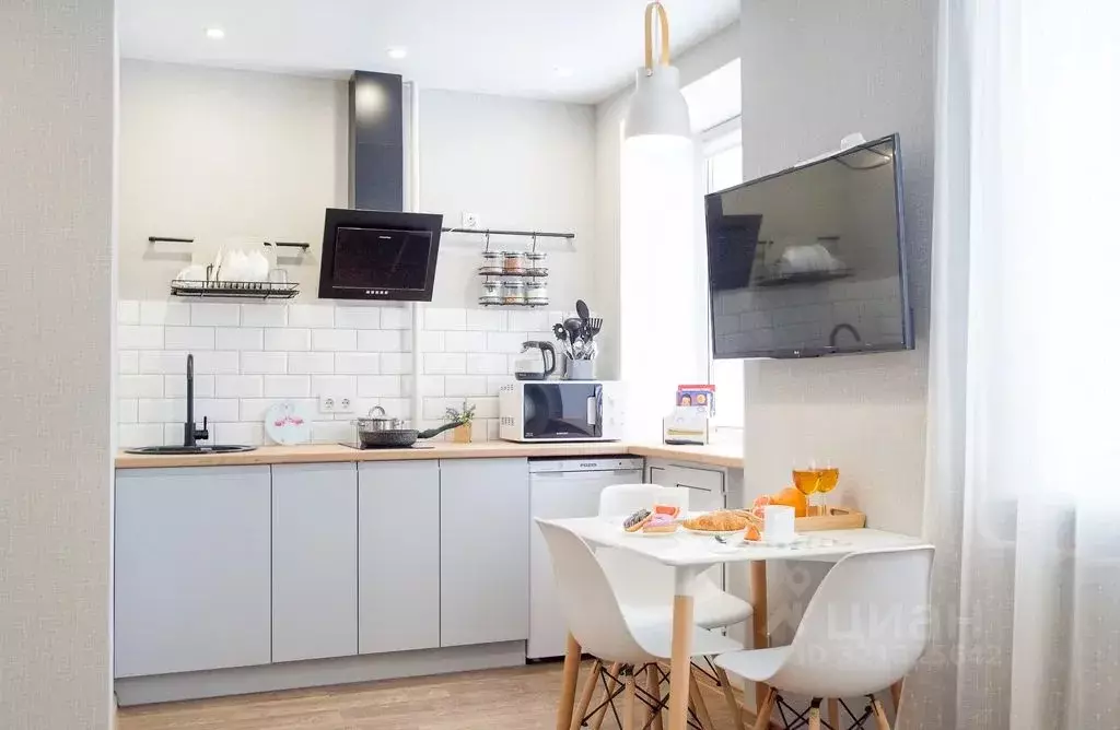 Студия Кировская область, Киров ул. Защитников Отечества, 151 (22.0 м) - Фото 1