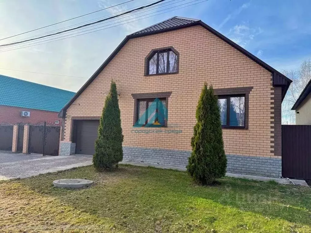 Дом в Оренбургская область, с. Шарлык ул. Советская, 32 (184 м) - Фото 1