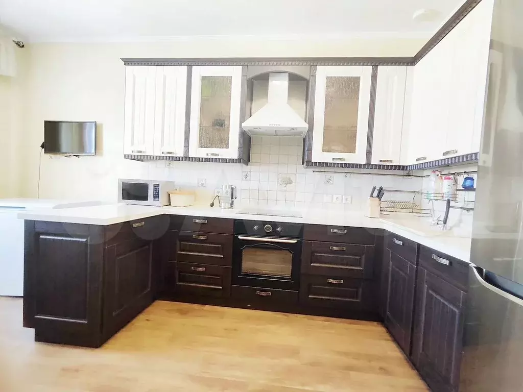 2-к. квартира, 76 м, 9/9 эт. - Фото 1