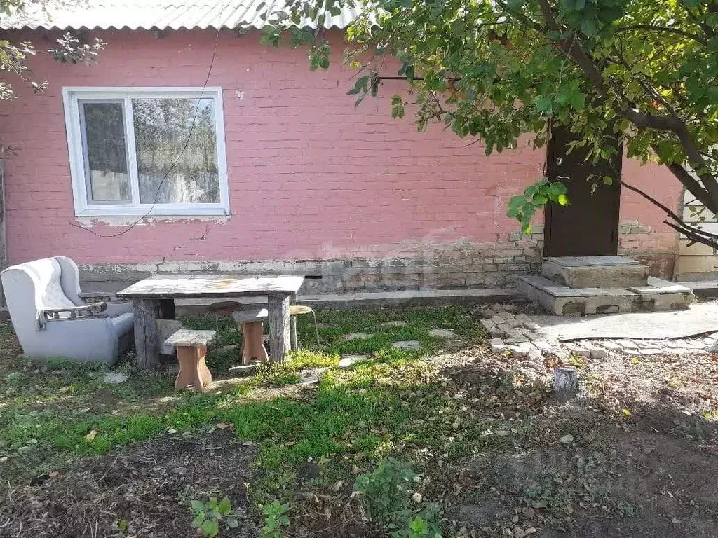 Дом в Саратовская область, Красный Кут муниципальное образование, пос. ... - Фото 1