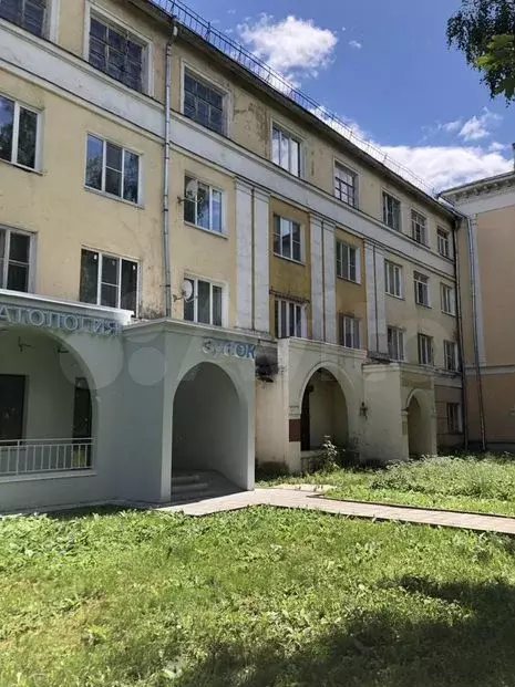 Комната 24м в 4-к., 4/4эт. - Фото 1