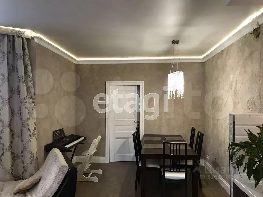 3-к кв. Пермский край, Пермь ул. Крисанова, 73А (85.9 м) - Фото 0