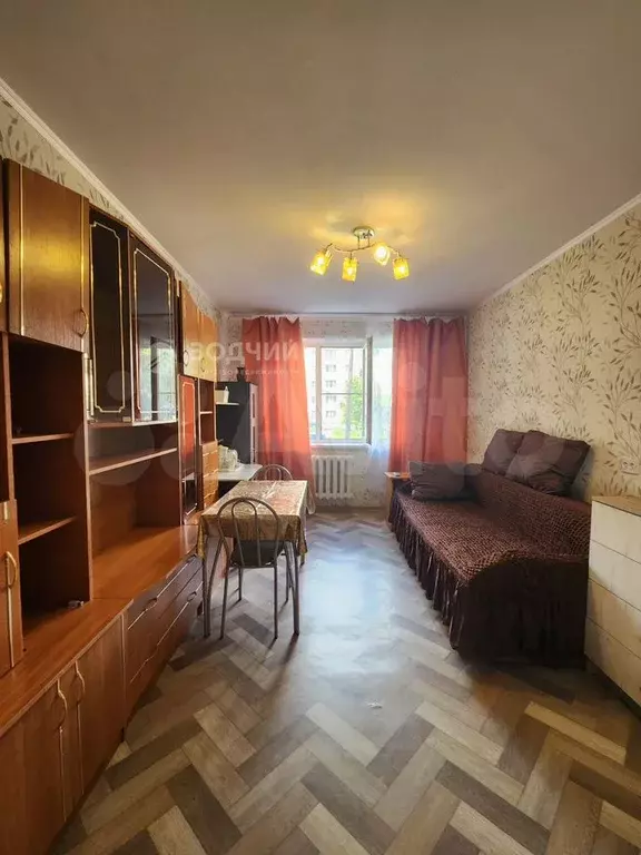 Комната 17 м в 3-к., 1/9 эт. - Фото 1