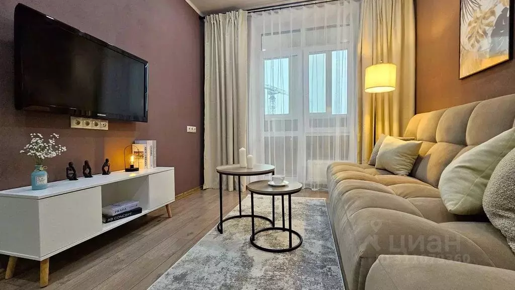 1-к кв. Тюменская область, Тюмень ул. Тимофея Чаркова, 81к2 (40.0 м) - Фото 1