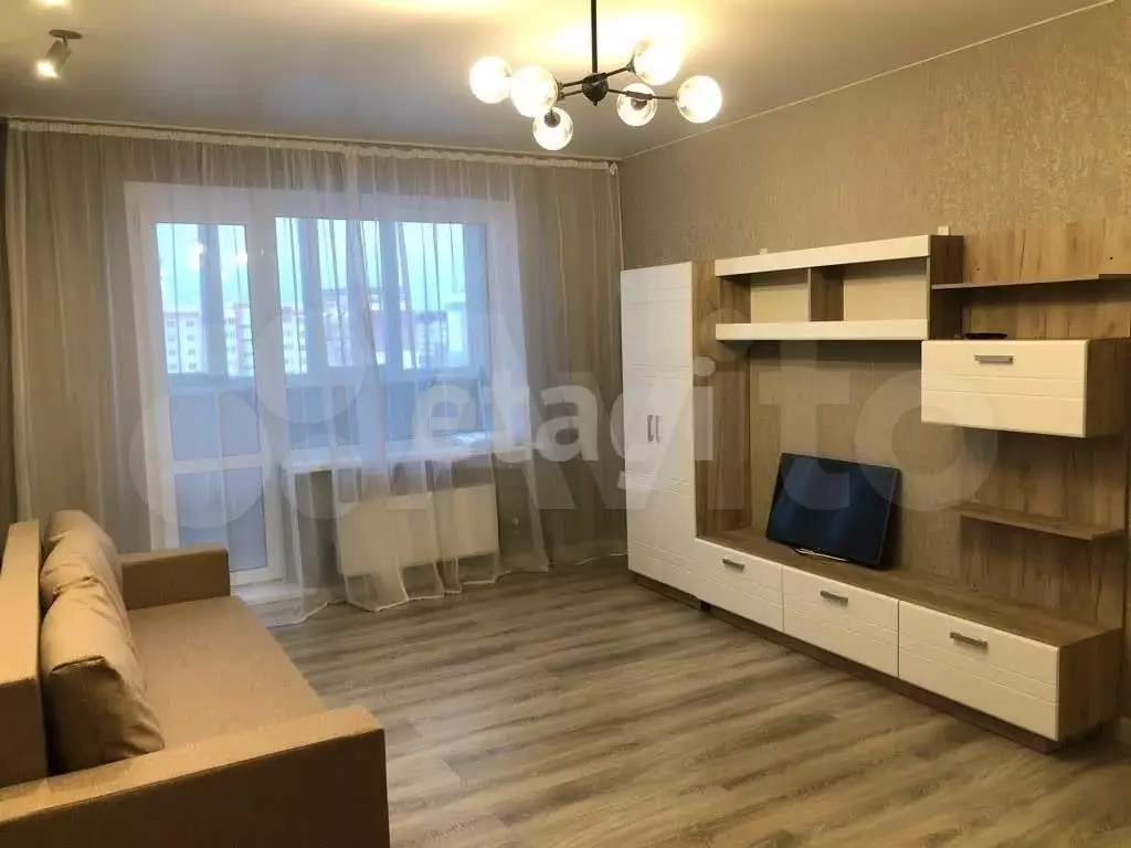 1-к. квартира, 42 м, 9/10 эт. - Фото 1