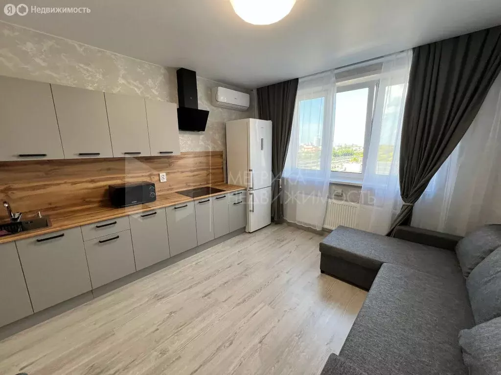 Квартира-студия: Тюмень, улица Республики, 204к18 (22.3 м) - Фото 1