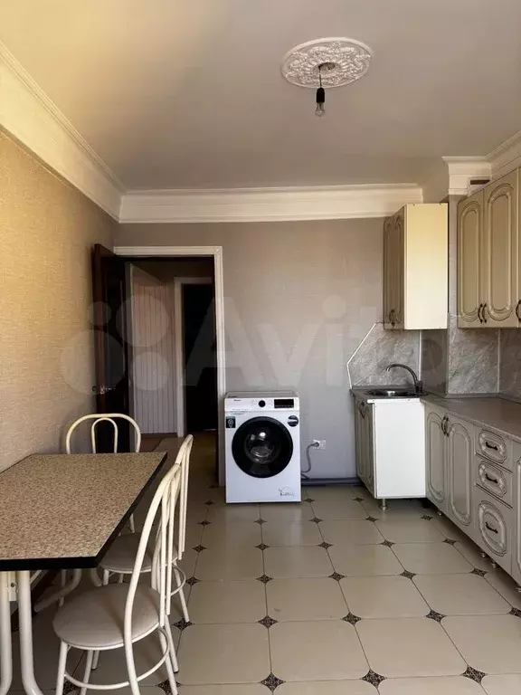 2-к. квартира, 60 м, 9/10 эт. - Фото 0