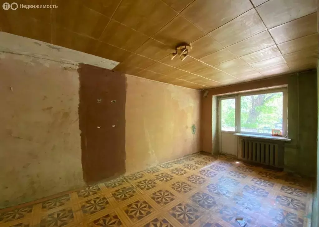 1-комнатная квартира: Каменск-Шахтинский, улица Ворошилова, 1 (32 м) - Фото 1