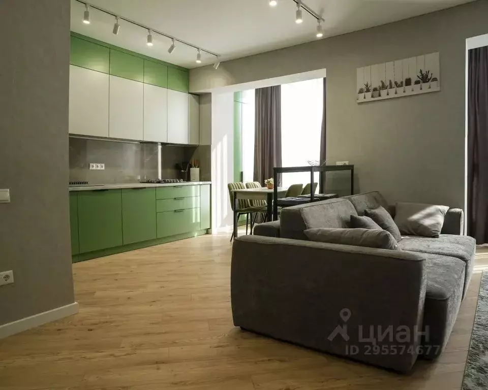 2-к кв. Кабардино-Балкария, Нальчик ул. Байсултанова, 35Г (80.0 м) - Фото 1