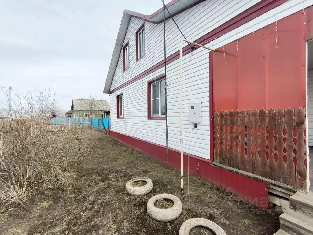 Дом в Омская область, Азовский Немецкий Национальный район, д. Новинка ... - Фото 0