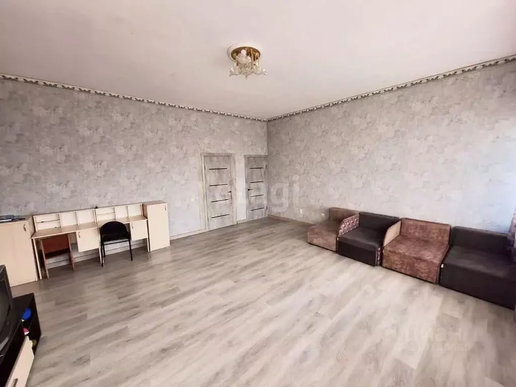 3-к кв. Крым, Симферополь ул. Балаклавская (173.0 м) - Фото 1