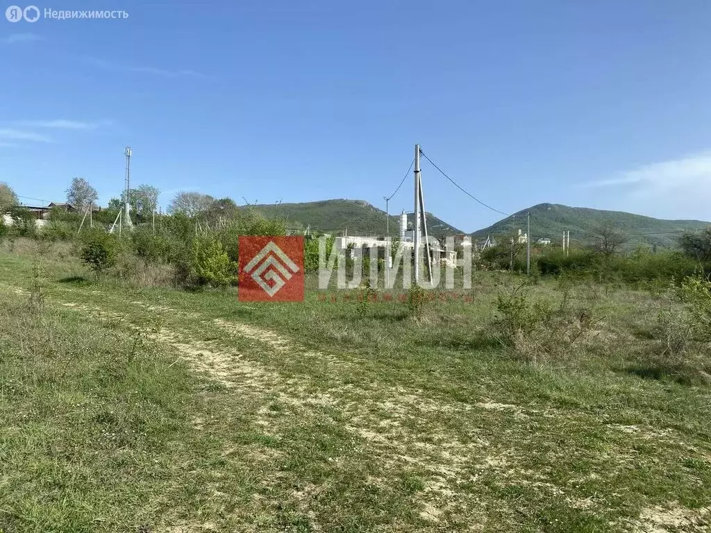 Участок в Орлиновский муниципальный округ, село Орлиное (18 м) - Фото 0