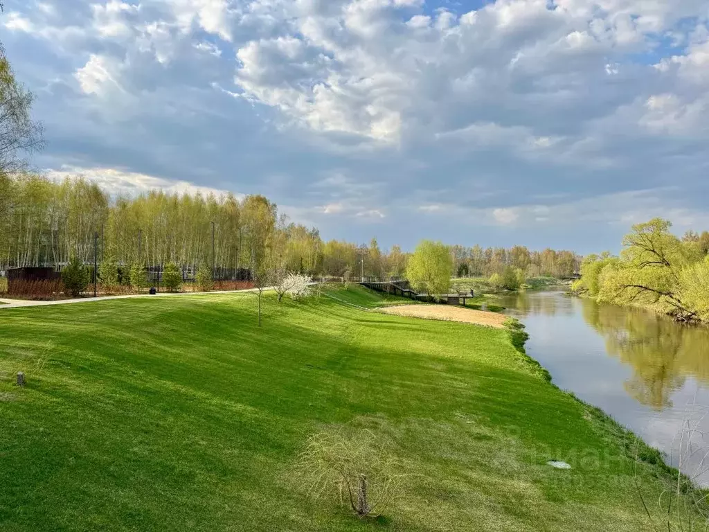 Участок в Московская область, Красногорск городской округ, д. ... - Фото 0