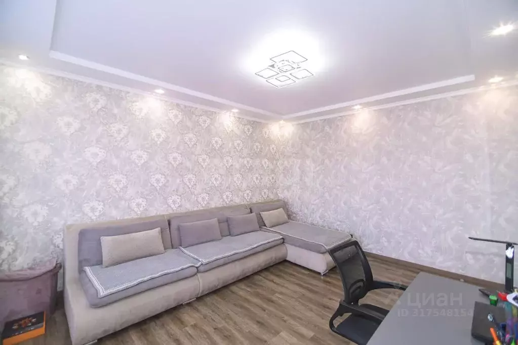 2-к кв. Ханты-Мансийский АО, Сургут просп. Мира, 19 (56.2 м) - Фото 1