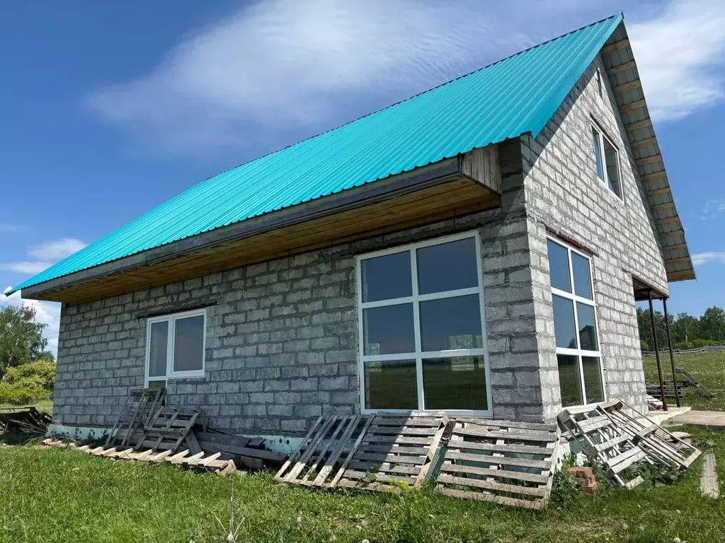 Дом в Свердловская область, Нижнесергинский район, Михайловское ... - Фото 1