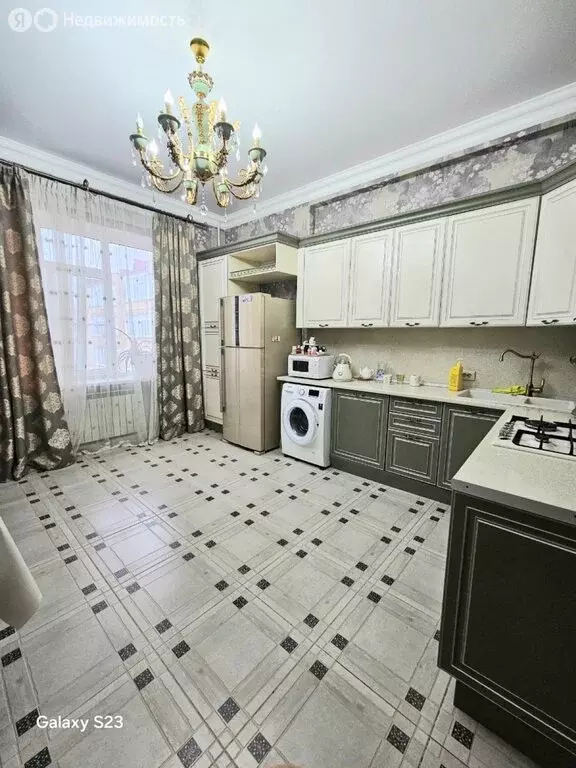 3-комнатная квартира: Махачкала, улица Юсупова, 84к1 (124 м) - Фото 2