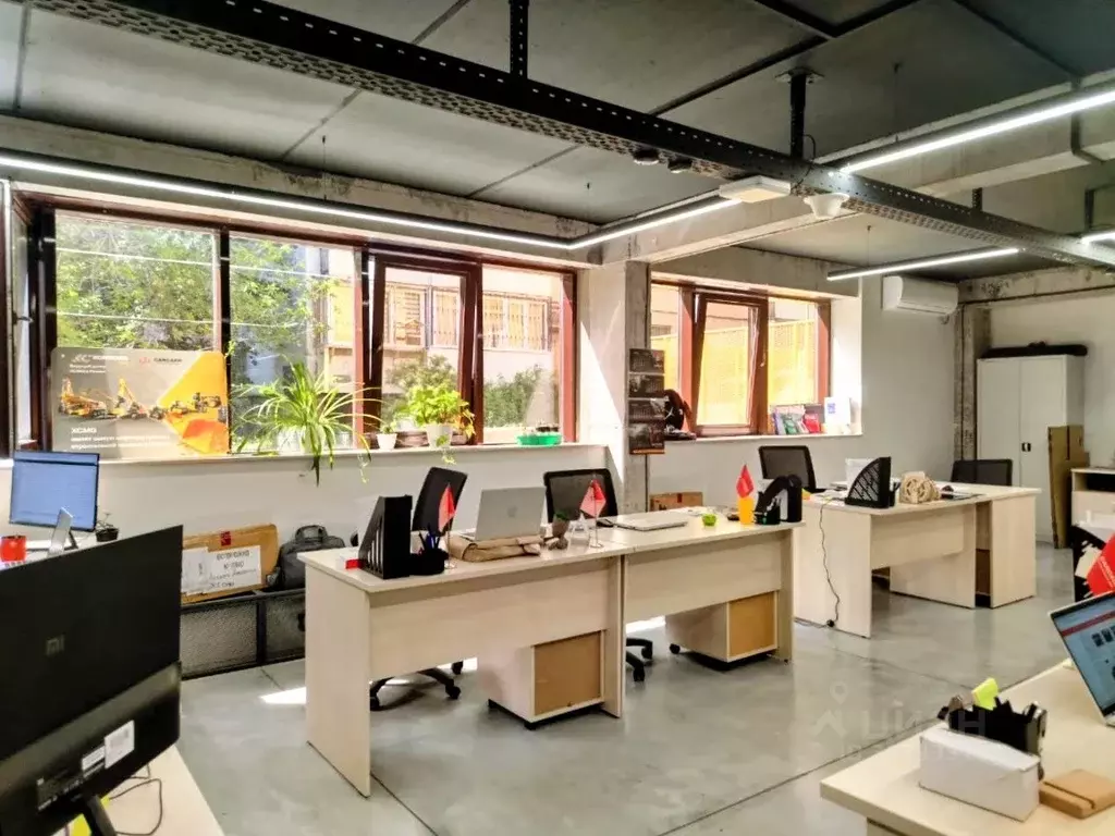 Офис в Саратовская область, Саратов ул. Имени Н.Г. Чернышевского, 55Д ... - Фото 1