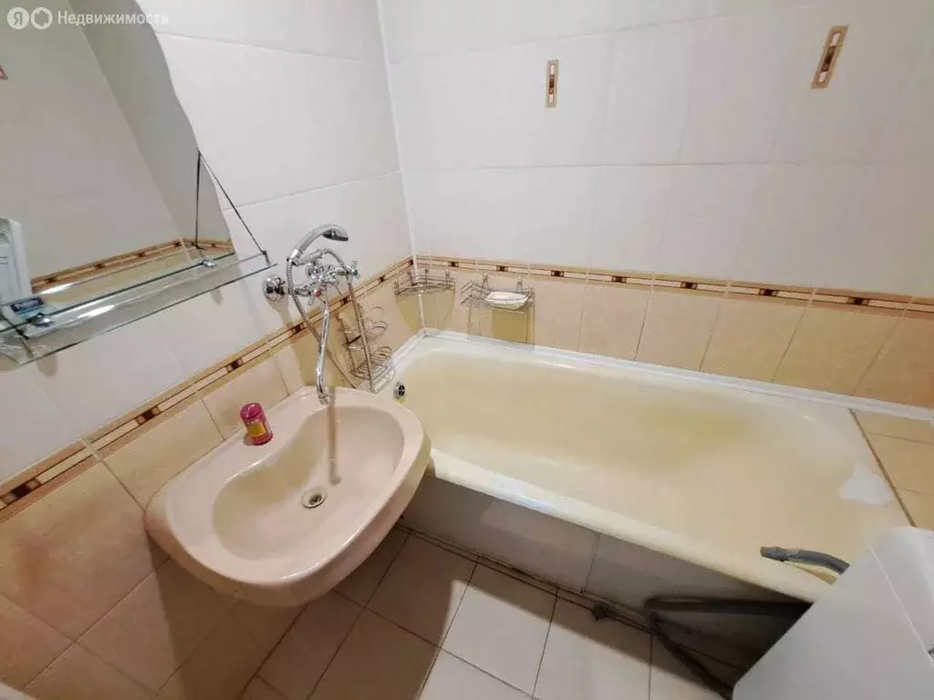 3-комнатная квартира: Железноводск, улица Карла Маркса, 69 (69 м) - Фото 0